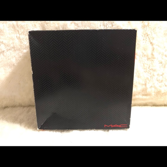 NIB MAC Herringbone Collection: 5 Basic Brush Set - Picture 7 of 8